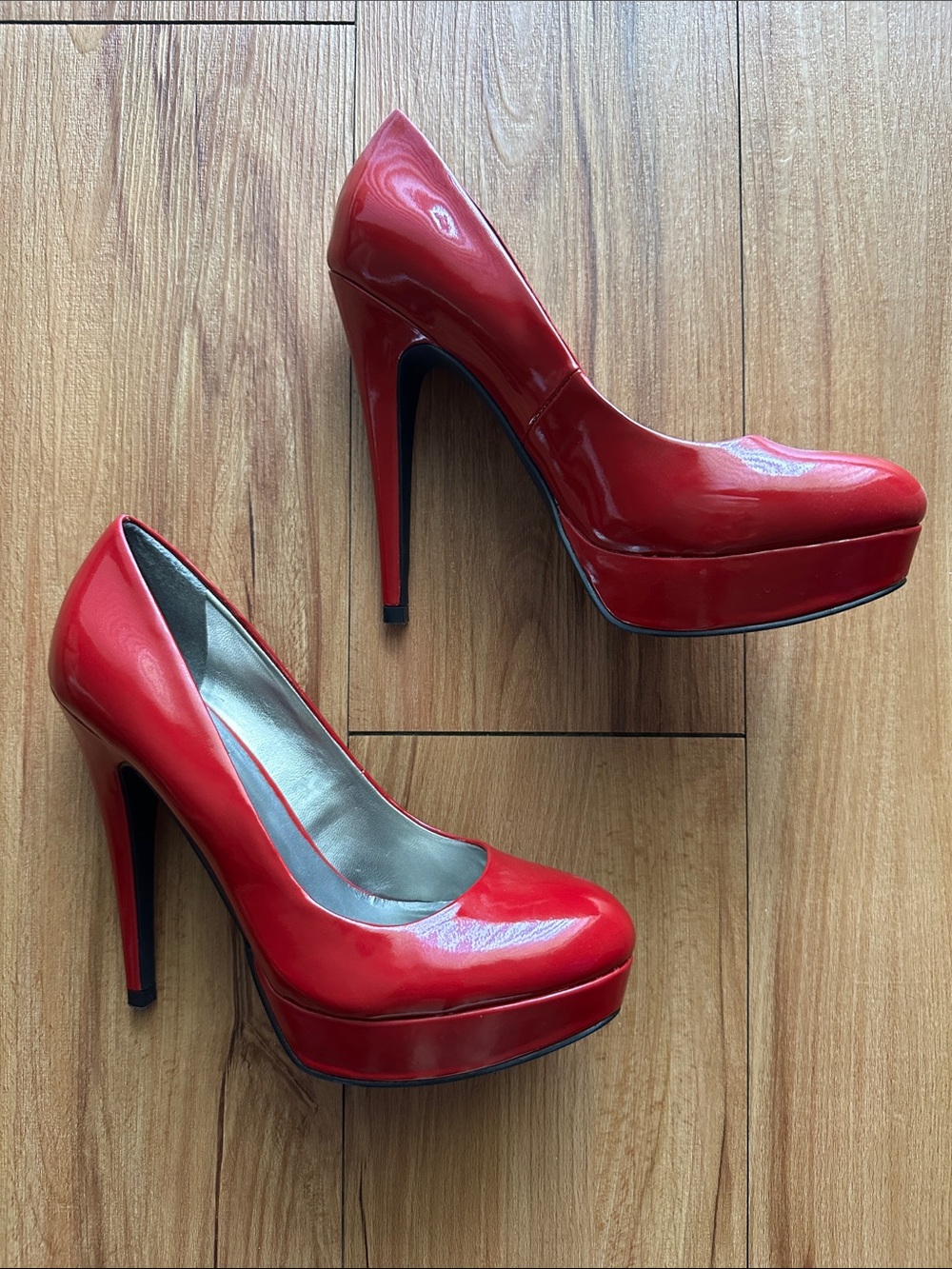 G by Guess Red Patent Platform Stilettos Size 6